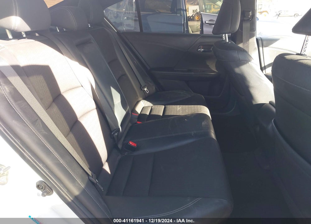 2017 HONDA ACCORD VIN: 1HGCR2F67HA073397