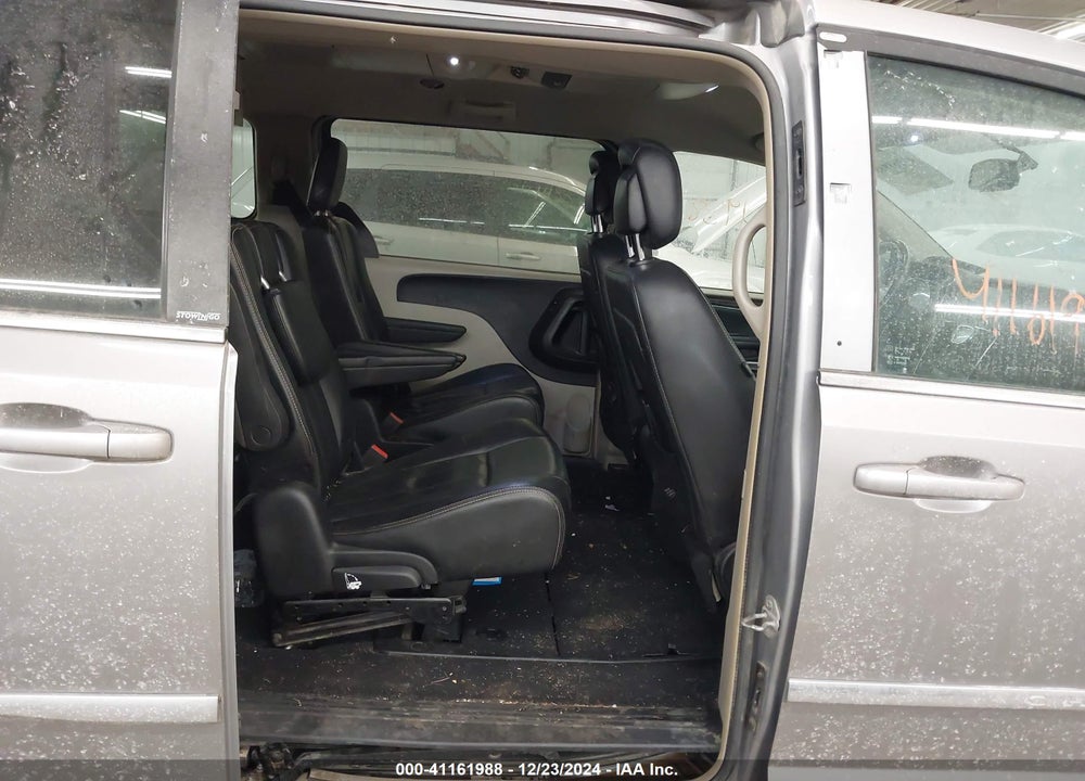 2014 CHRYSLER TOWN & COUNTRY VIN: 2C4RC1BGXER255508
