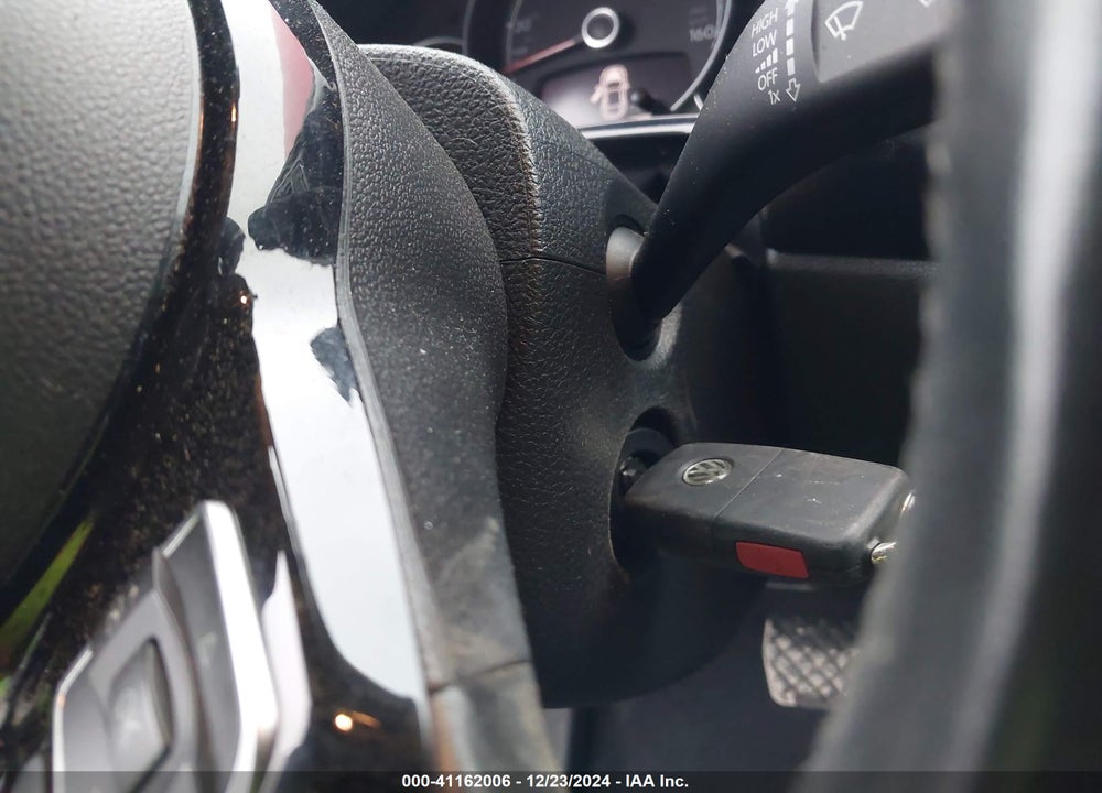 2017 VOLKSWAGEN BEETLE VIN: 3VWF17AT6HM623072