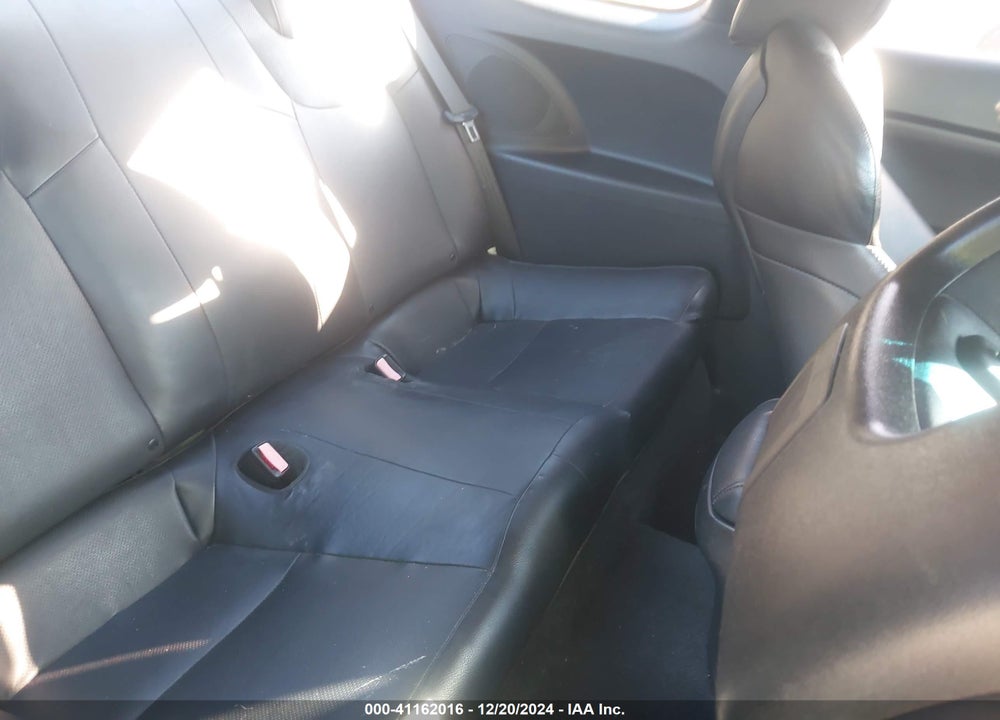 2010 HYUNDAI GENESIS COUPE VIN: KMHHU6KH8AU013033
