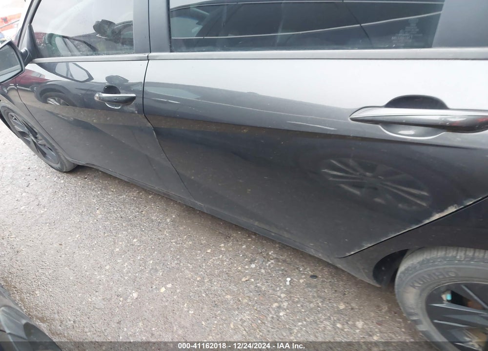 2021 HYUNDAI ELANTRA VIN: 5NPLM4AG9MH043412