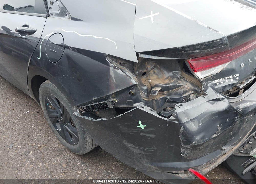 2021 HYUNDAI ELANTRA VIN: 5NPLM4AG9MH043412