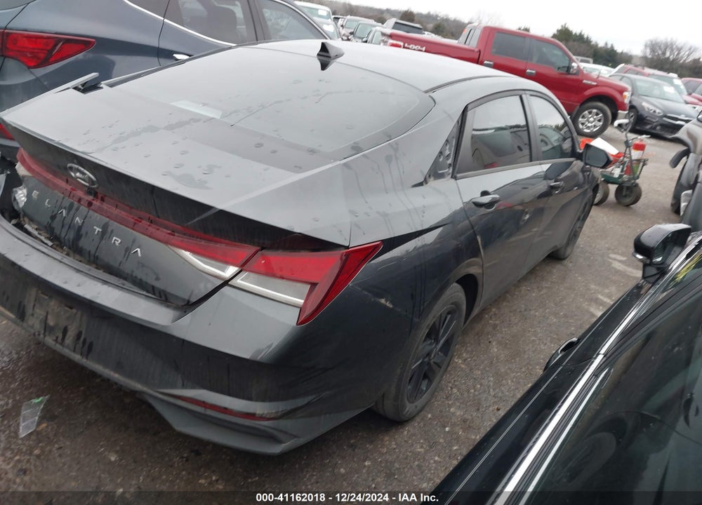 2021 HYUNDAI ELANTRA VIN: 5NPLM4AG9MH043412