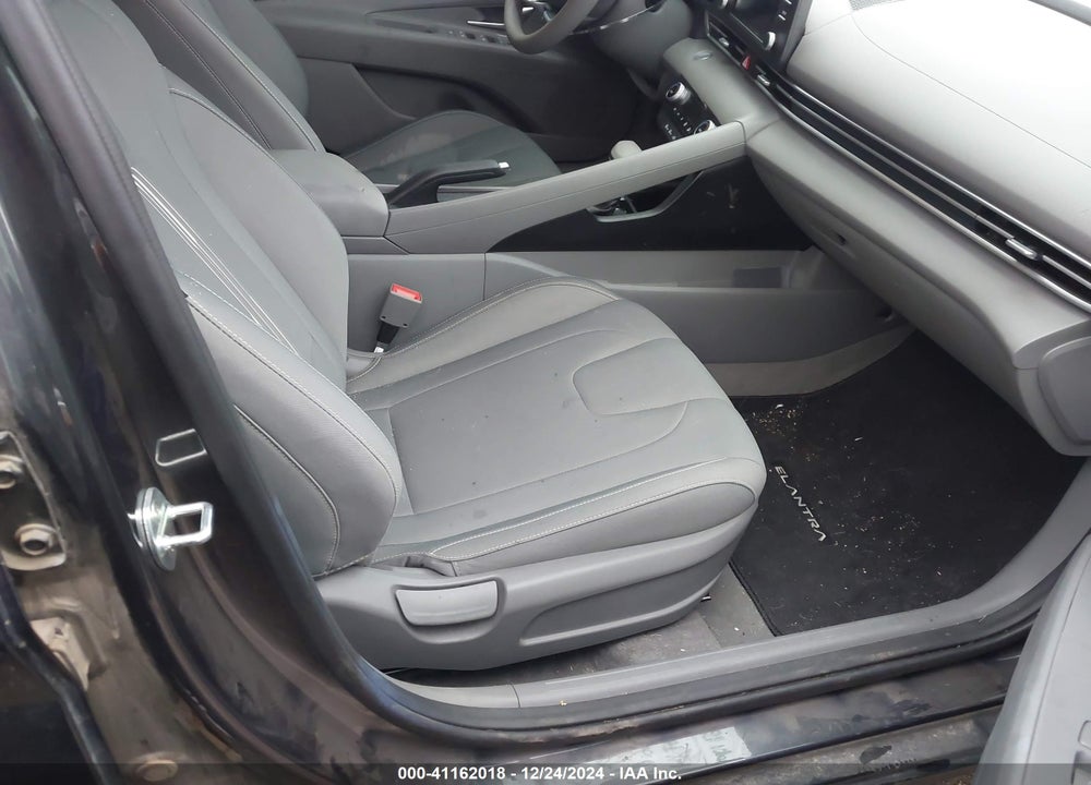 2021 HYUNDAI ELANTRA VIN: 5NPLM4AG9MH043412