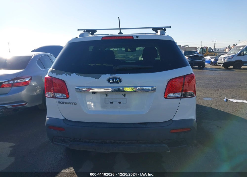 2012 KIA SORENTO LX VIN: 5XYKT3A68CG307788
