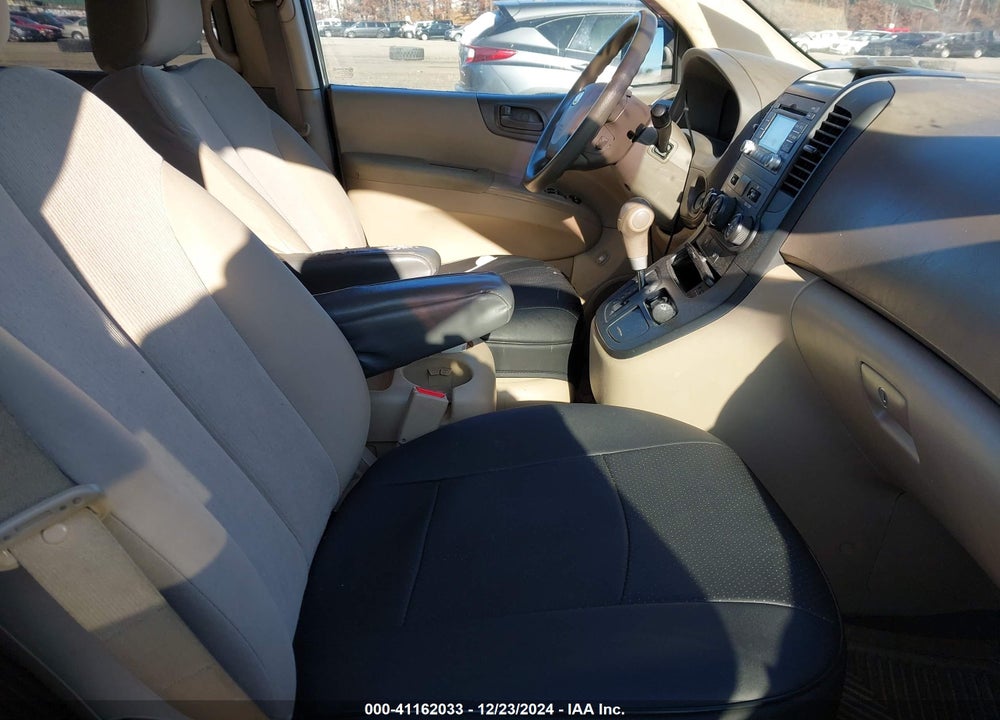 2009 KIA SEDONA LX VIN: KNDMB233596308918
