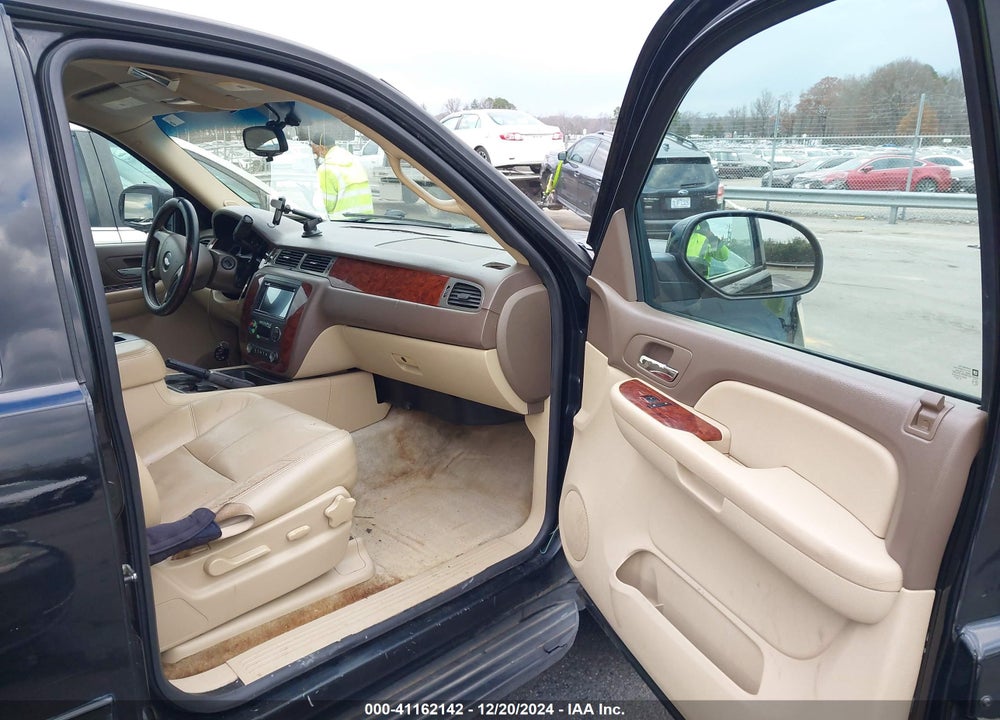 2009 CHEVROLET SUBURBAN 1500 LT2 VIN: 1GNFK26329R268369