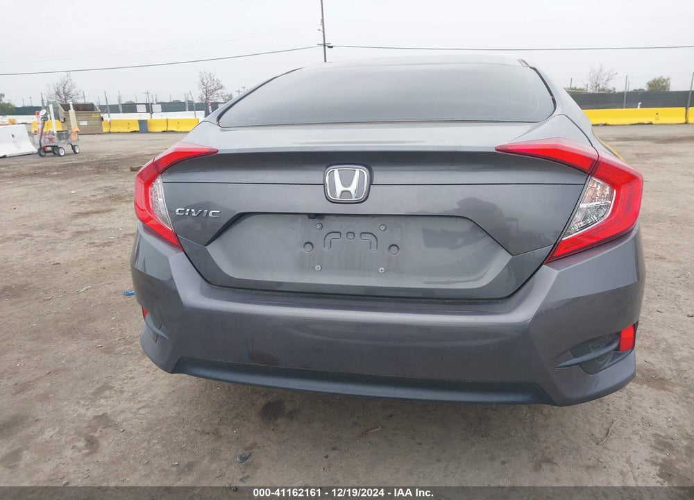 2018 HONDA CIVIC LX VIN: 2HGFC2F55JH565164