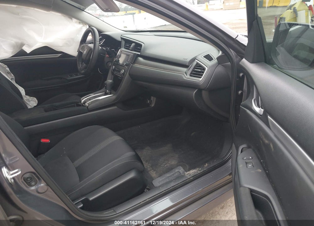 2018 HONDA CIVIC LX VIN: 2HGFC2F55JH565164