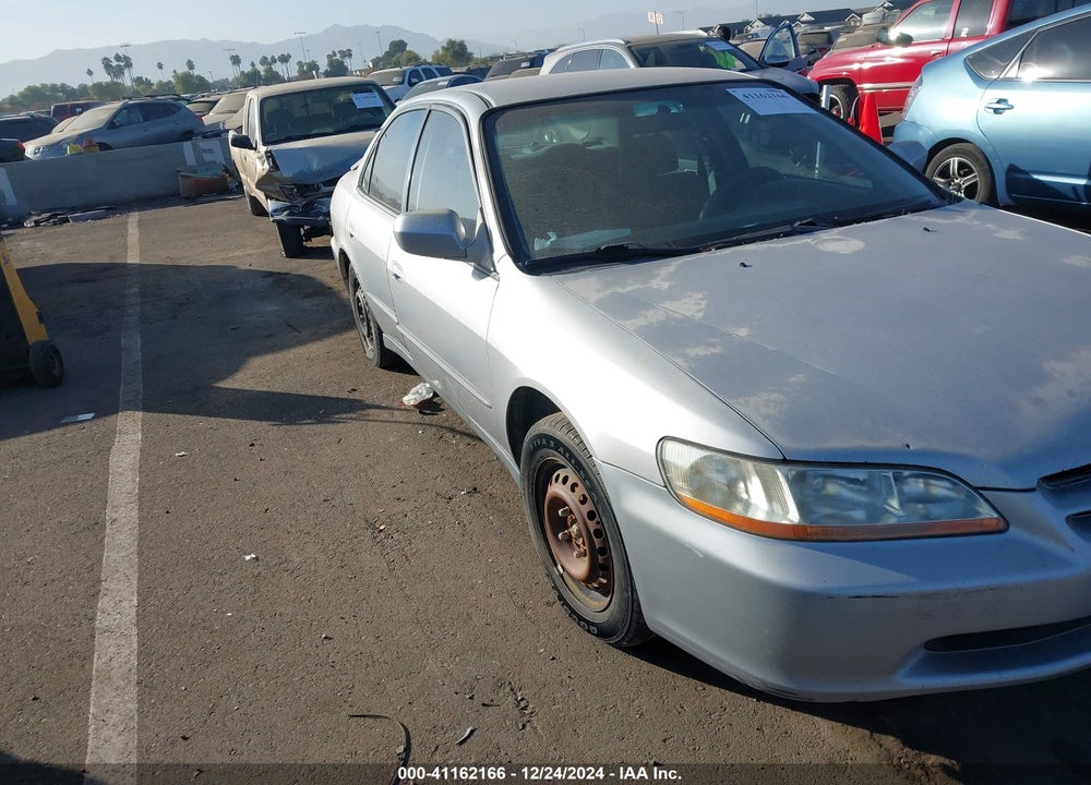 2000 HONDA ACCORD 2.3 LX VIN: JHMCG5542YC041028