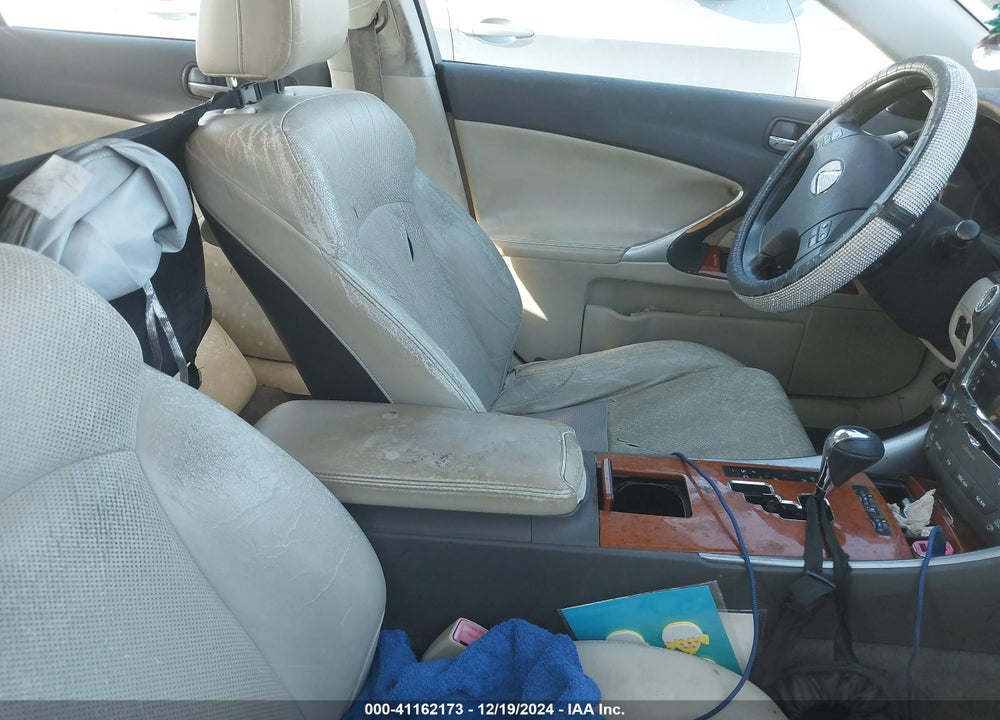 2009 LEXUS IS 250 VIN: JTHCK262795035354