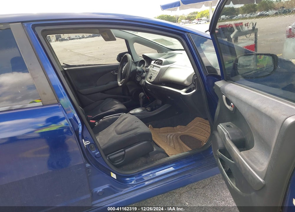 2011 HONDA FIT SPORT VIN: JHMGE8H51BC015282