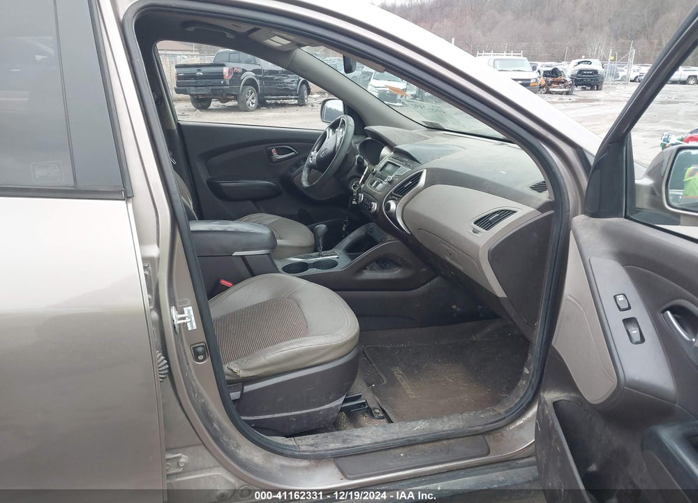 2011 HYUNDAI TUCSON GLS VIN: KM8JUCAC4BU297770