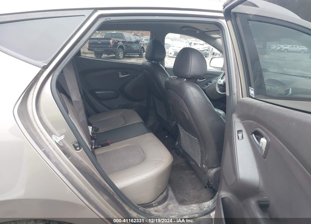 2011 HYUNDAI TUCSON GLS VIN: KM8JUCAC4BU297770