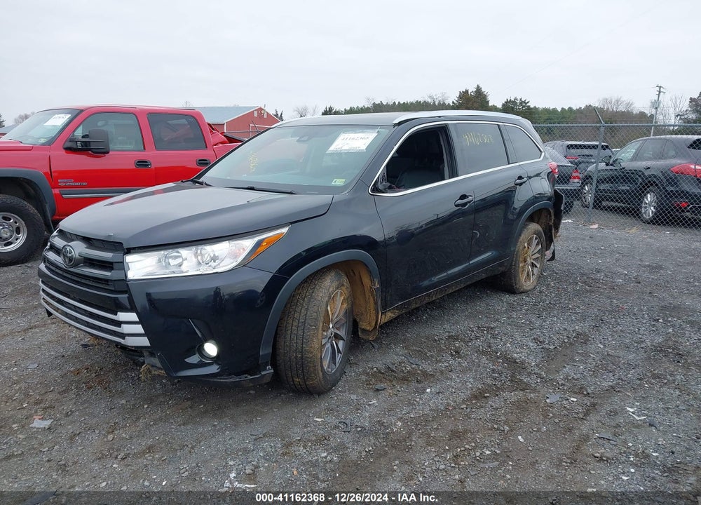 2017 TOYOTA HIGHLANDER XLE VIN: 5TDJZRFH8HS384646