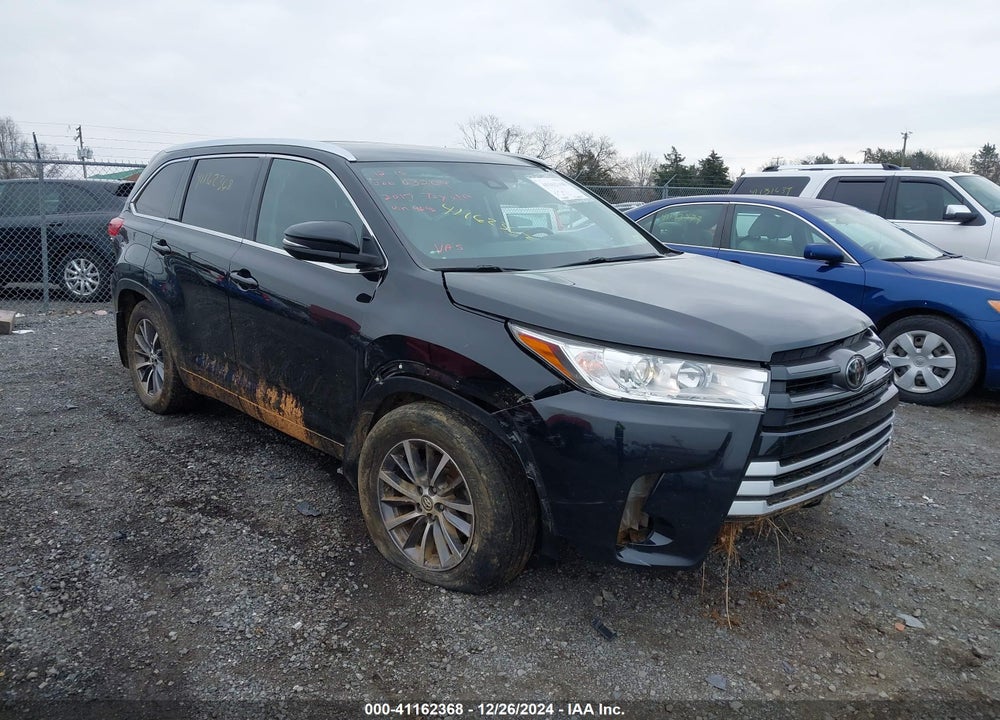 2017 TOYOTA HIGHLANDER XLE VIN: 5TDJZRFH8HS384646