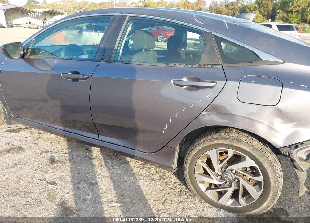 2018 HONDA CIVIC EX VIN: 19XFC2F75JE033652