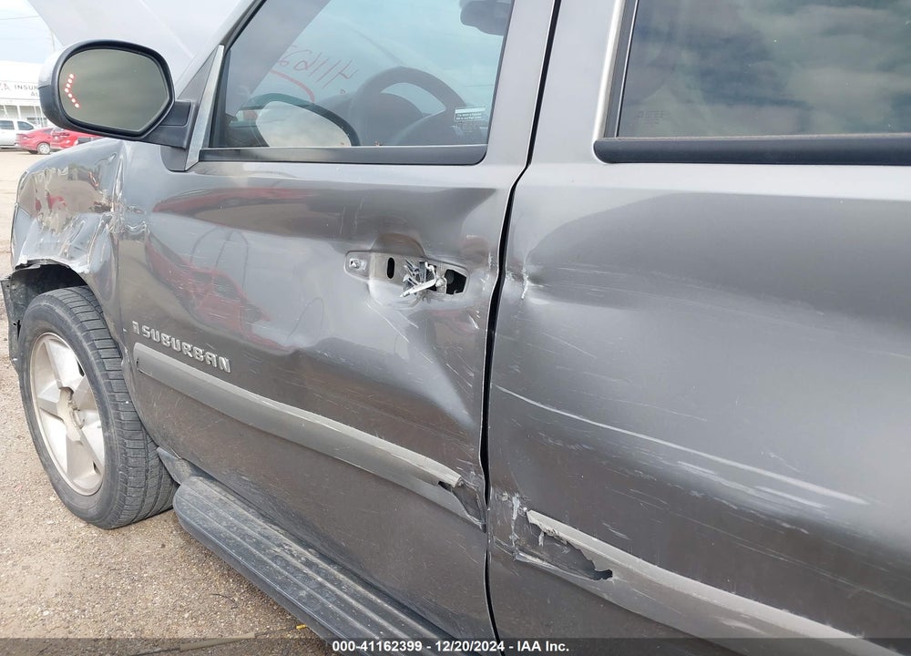 2008 CHEVROLET SUBURBAN 1500 LT VIN: 1GNFC16JX8J215213