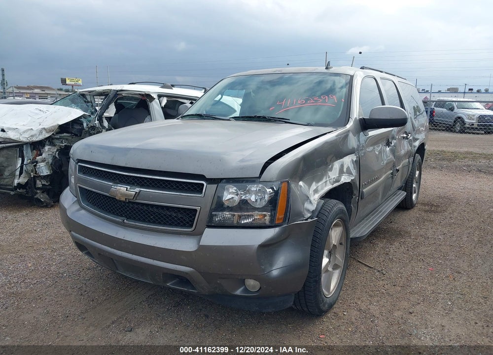 2008 CHEVROLET SUBURBAN 1500 LT VIN: 1GNFC16JX8J215213