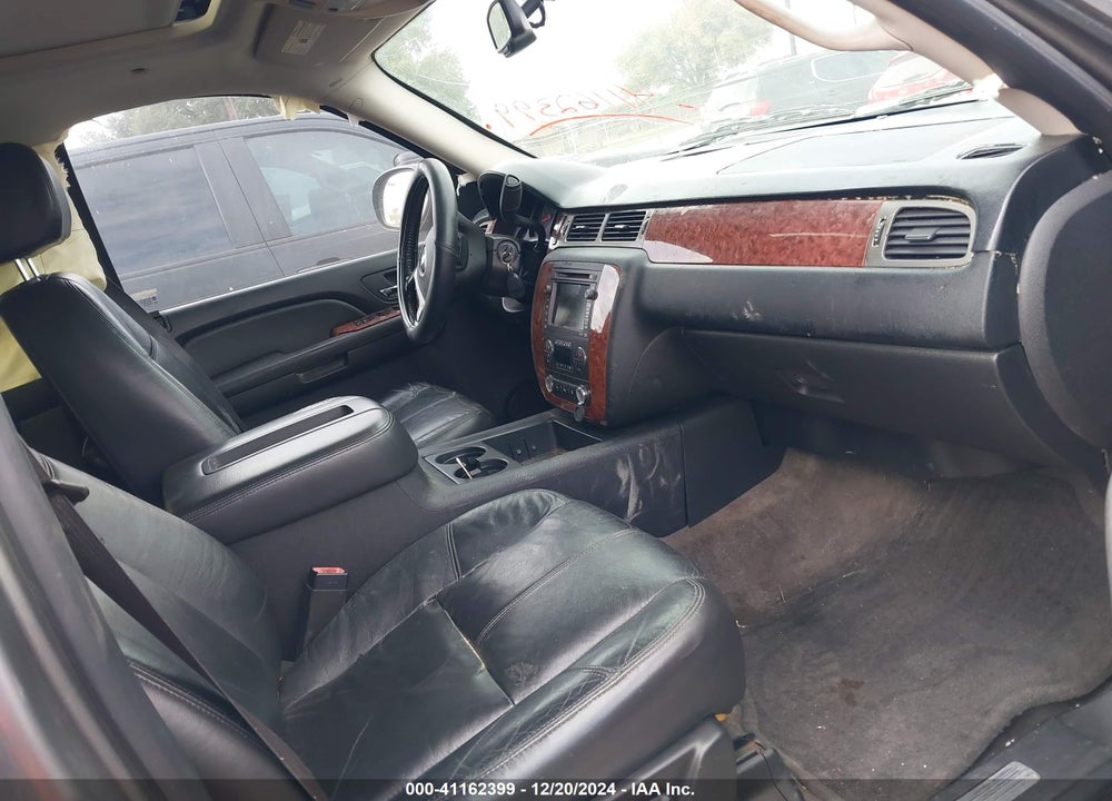 2008 CHEVROLET SUBURBAN 1500 LT VIN: 1GNFC16JX8J215213