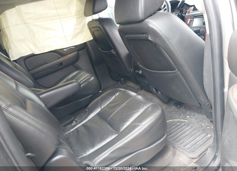 2008 CHEVROLET SUBURBAN 1500 LT VIN: 1GNFC16JX8J215213