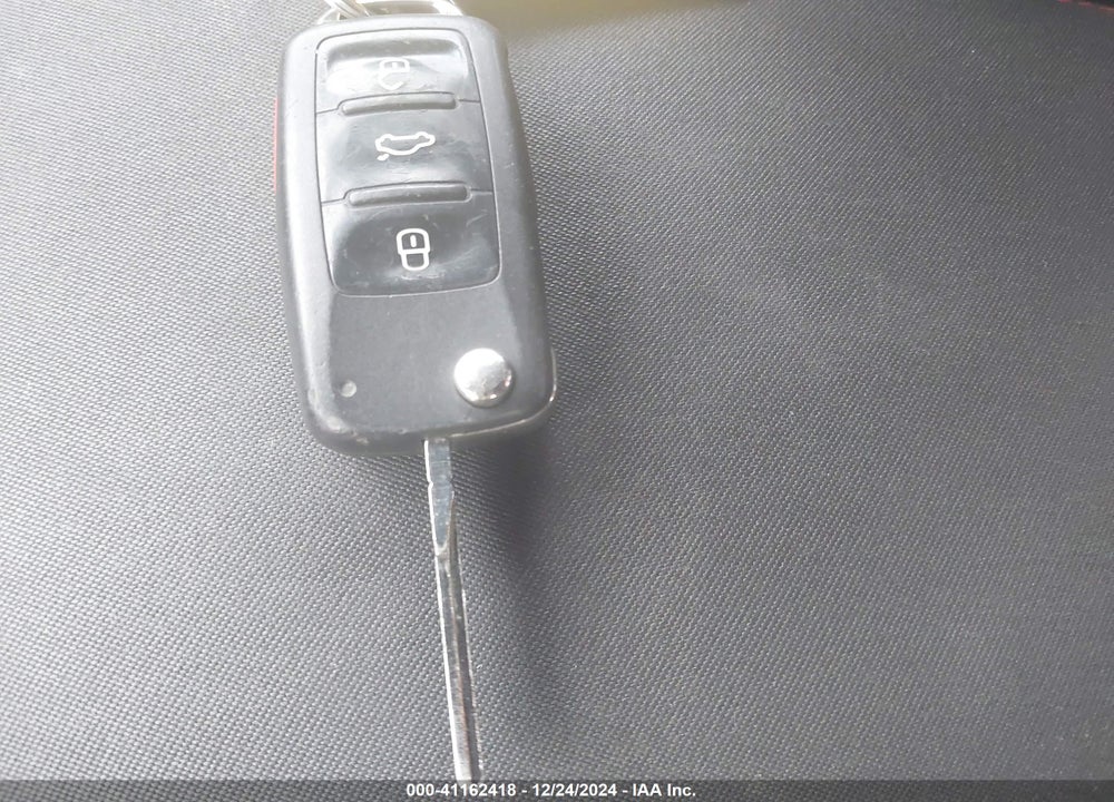 2011 VOLKSWAGEN GTI VIN: WVWHD7AJ5BW274253