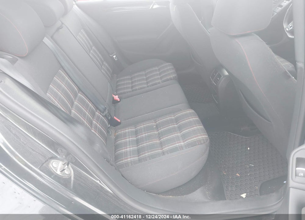 2011 VOLKSWAGEN GTI VIN: WVWHD7AJ5BW274253