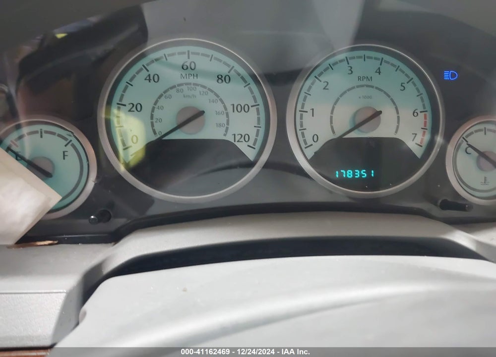 2008 CHRYSLER TOWN & COUNTRY LX VIN: 2A8HR44H58R136800
