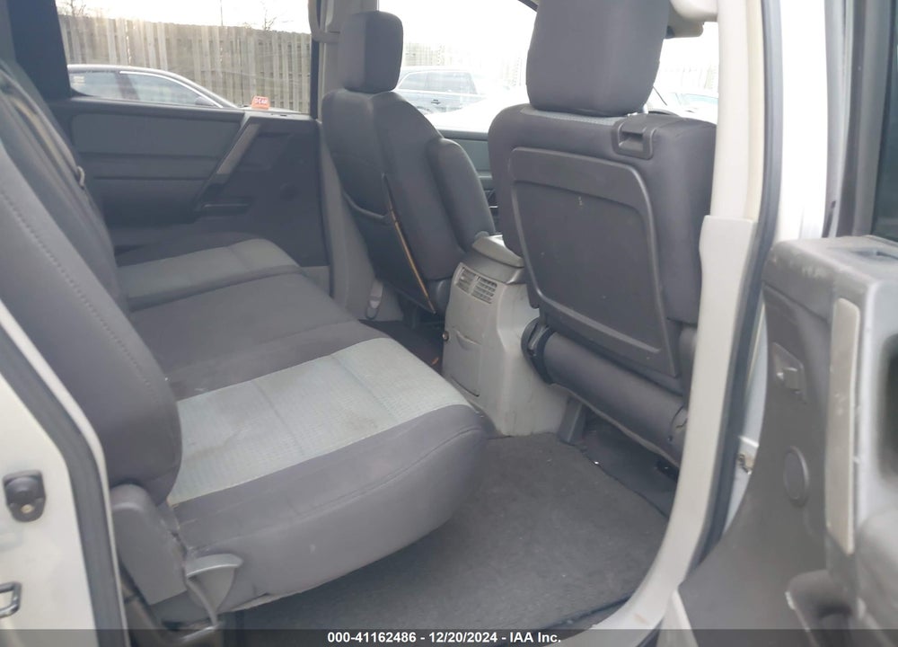 2004 NISSAN TITAN SE VIN: 1N6AA07A74N548521