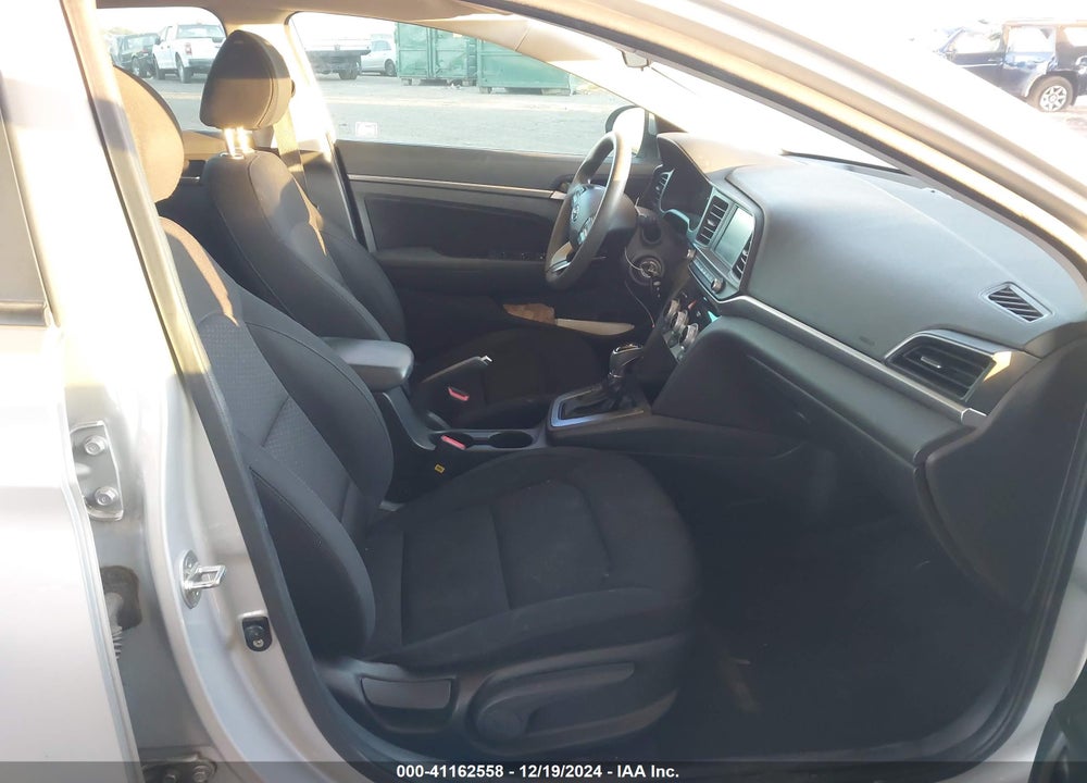 2019 HYUNDAI ELANTRA VIN: KMHD84LF8KU815930