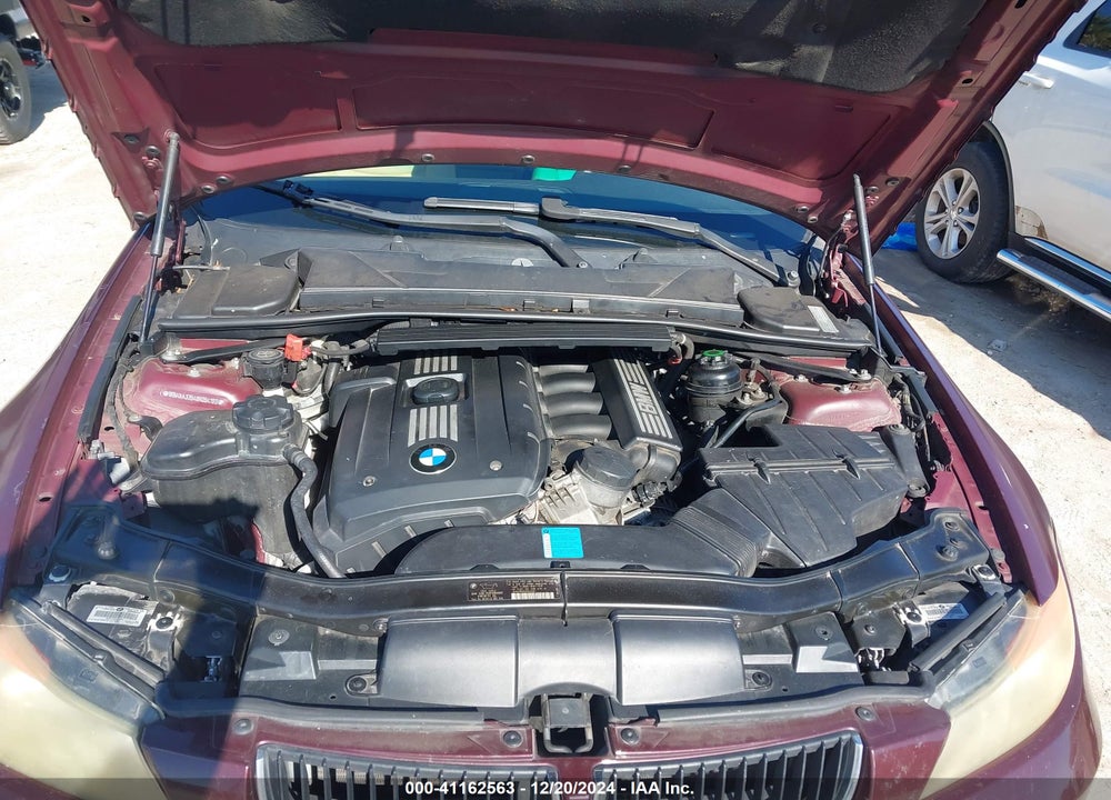 2008 BMW 328 VIN: WBAVA33548K054183