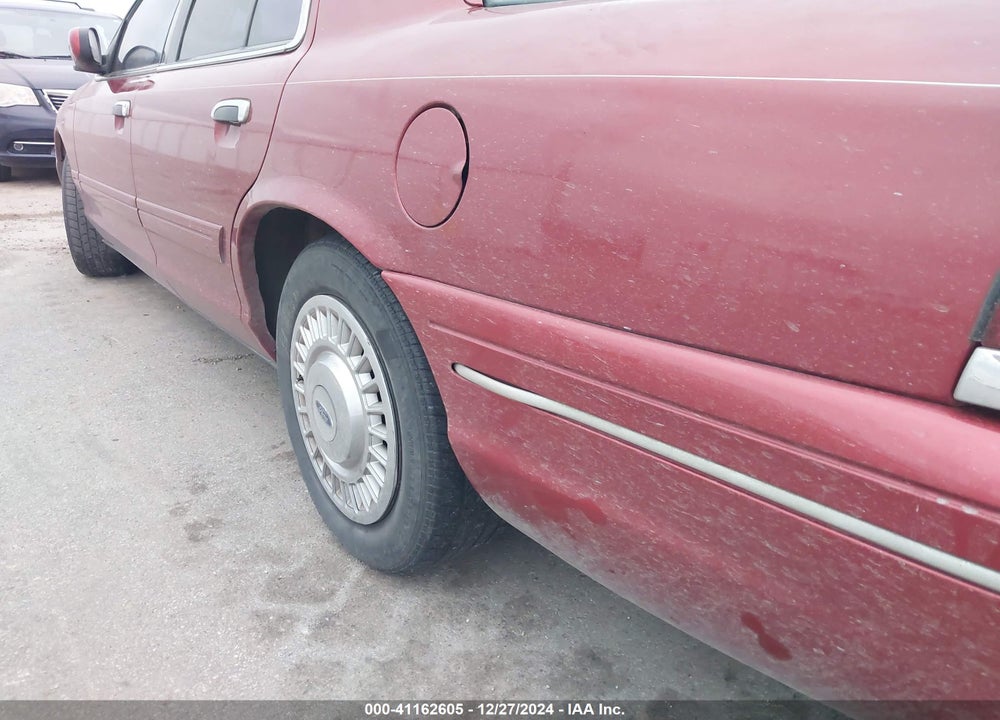 2000 FORD CROWN VICTORIA VIN: 2FAFP73WXYX105310