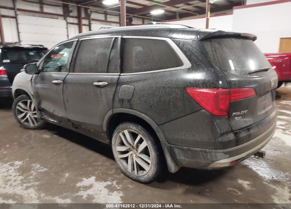 2017 HONDA PILOT TOURING VIN: 5FNYF6H93HB064814