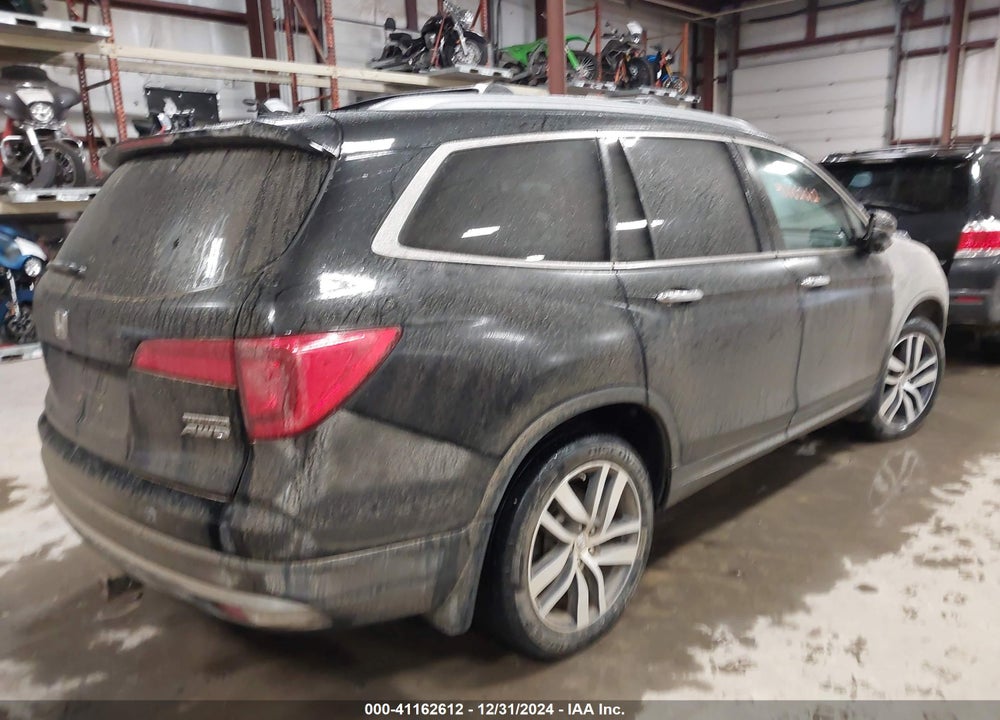 2017 HONDA PILOT TOURING VIN: 5FNYF6H93HB064814
