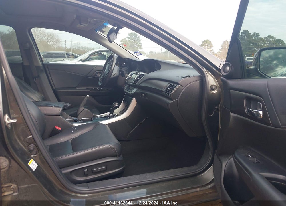2013 HONDA ACCORD EX-L V-6 VIN: 1HGCR3F86DA048203