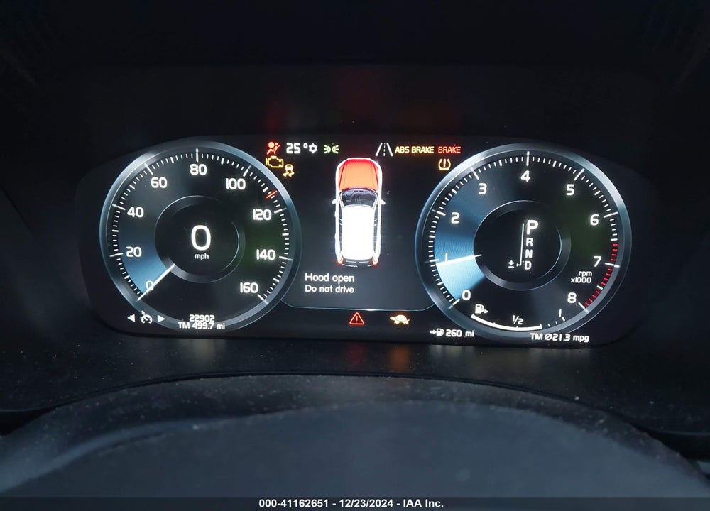 2021 VOLVO XC60 T5 MOMENTUM VIN: YV4102RK6M1697322