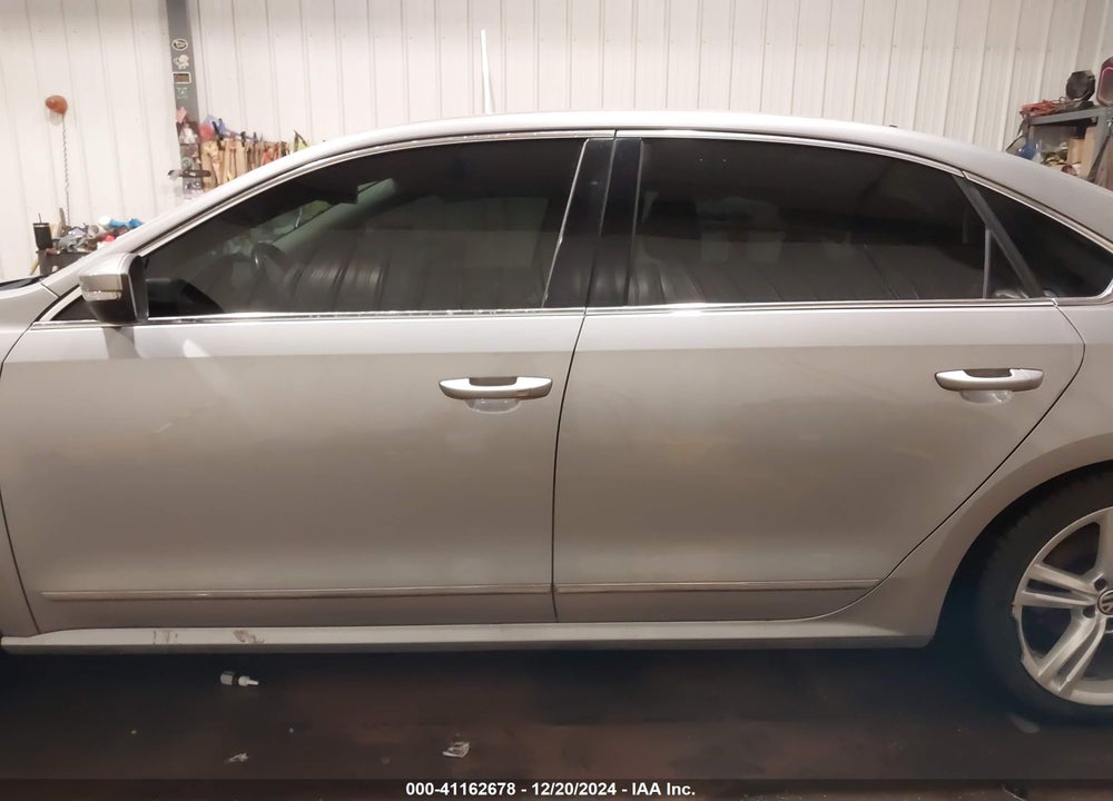 2013 VOLKSWAGEN PASSAT VIN: 1VWCN7A31DC016550