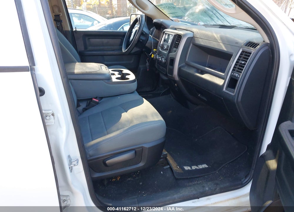 2017 RAM 1500 TRADESMAN 4X4 6'4 BOX VIN: 1C6RR7FG8HS738260