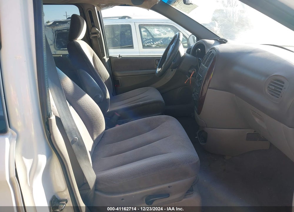 2001 CHRYSLER TOWN & COUNTRY LX VIN: 2C4GP44311R380642