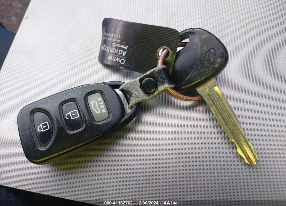 2010 HYUNDAI ELANTRA GLS VIN: KMHDU4AD7AU175060