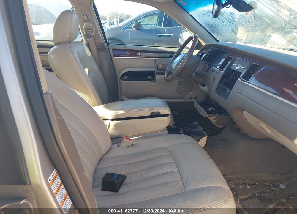 2003 LINCOLN TOWN CAR SIGNATURE VIN: 1LNHM82W73Y655037