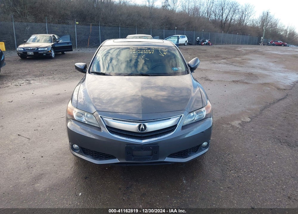 2013 ACURA ILX 2.0L VIN: 19VDE1F75DE007089