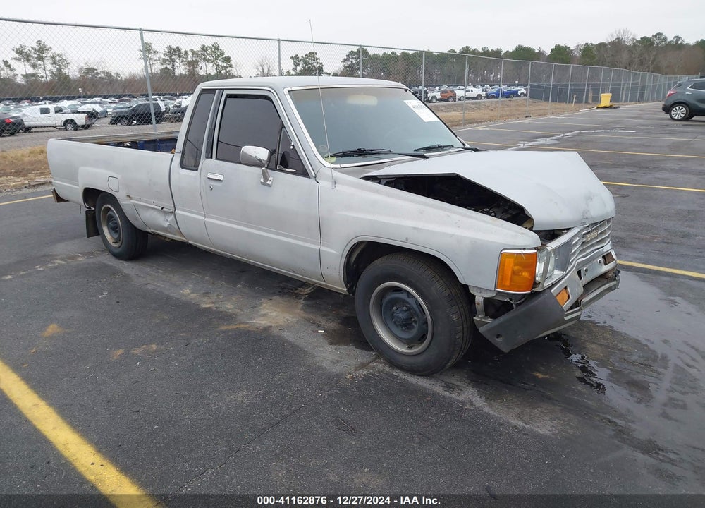 1986 TOYOTA PICKUP XTRACAB RN70 DLX VIN: JT4RN70D2G0018126