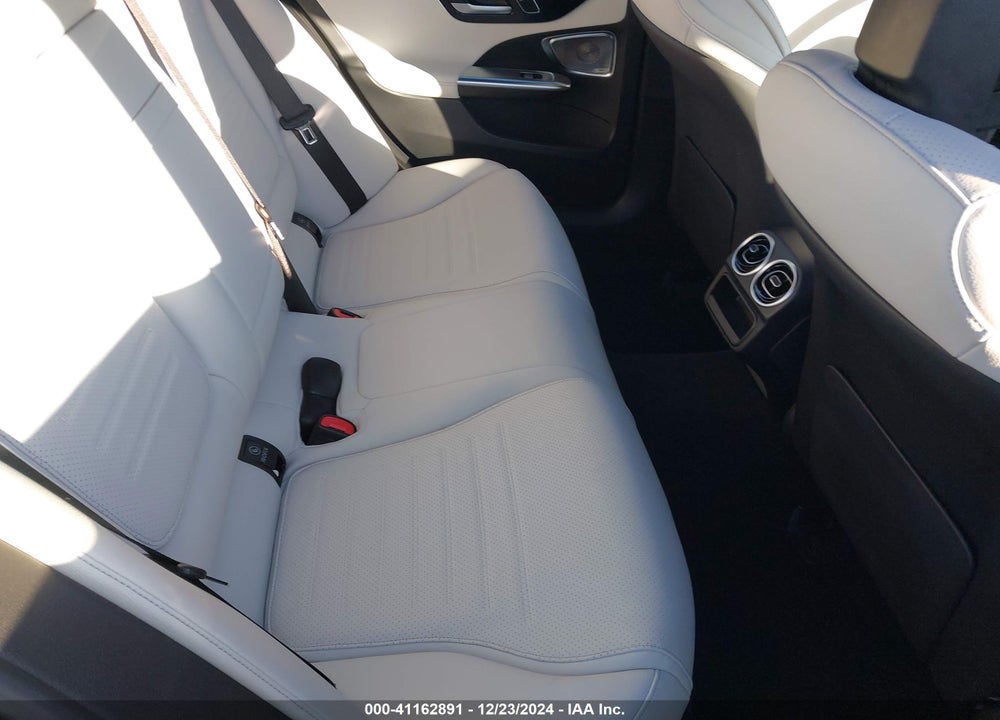 2022 MERCEDES-BENZ C 300 VIN: W1KAF4GB8NR010690