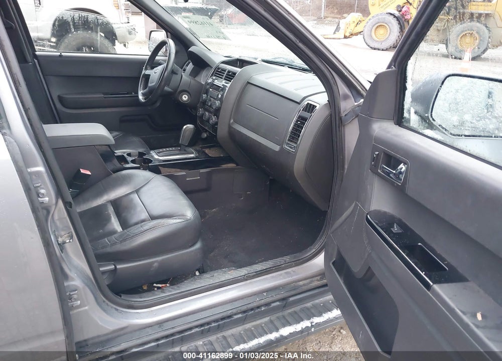 2008 FORD ESCAPE LIMITED VIN: 1FMCU04128KA86797