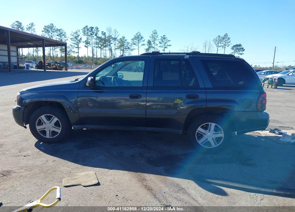 2005 CHEVROLET TRAILBLAZER LS VIN: 1GNDS13S252310443