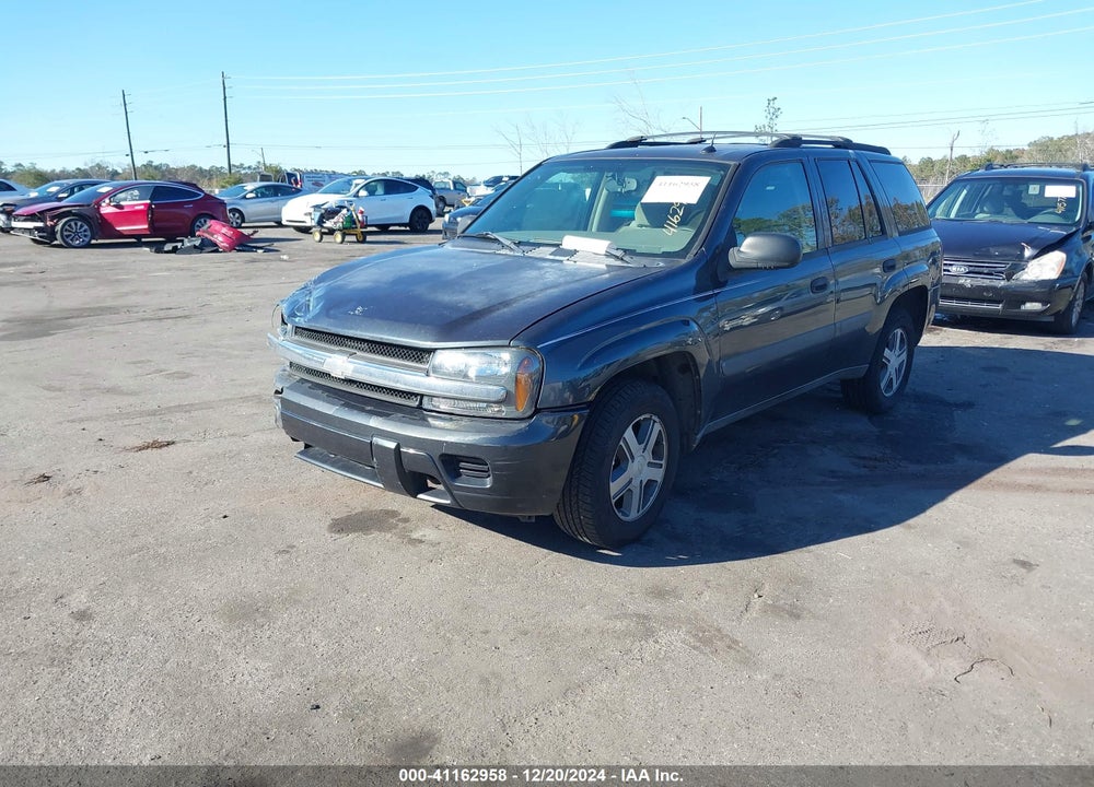 2005 CHEVROLET TRAILBLAZER LS VIN: 1GNDS13S252310443