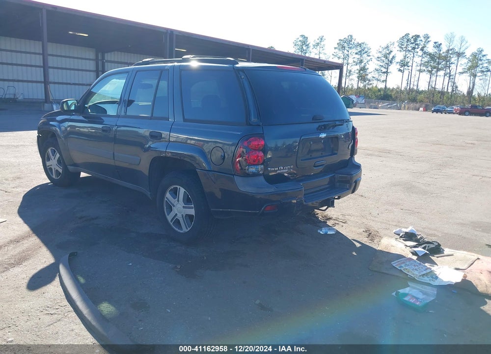 2005 CHEVROLET TRAILBLAZER LS VIN: 1GNDS13S252310443