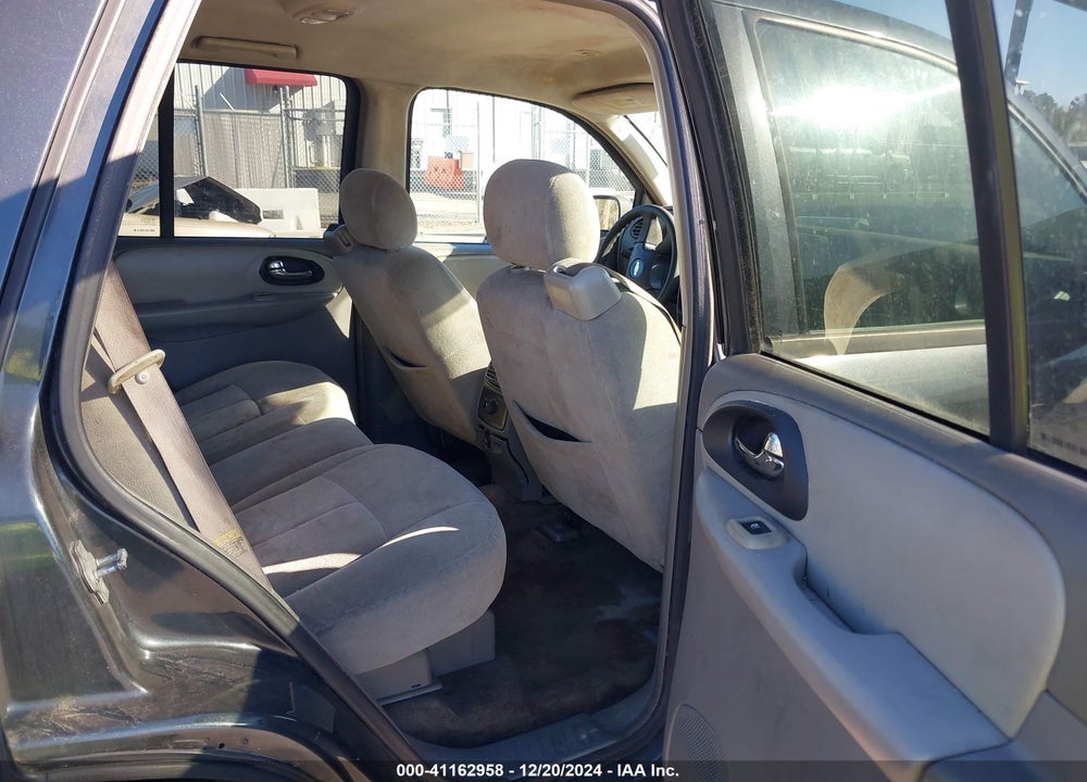 2005 CHEVROLET TRAILBLAZER LS VIN: 1GNDS13S252310443