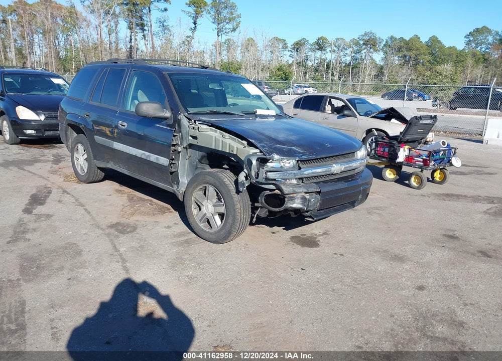 2005 CHEVROLET TRAILBLAZER LS VIN: 1GNDS13S252310443